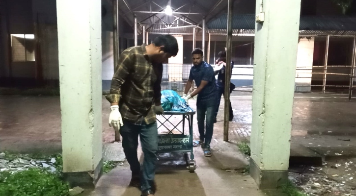 চুয়াডাঙ্গায় ট্যাংকলরির চাপায় ইজিবাইকের চালকসহ নিহত ৩